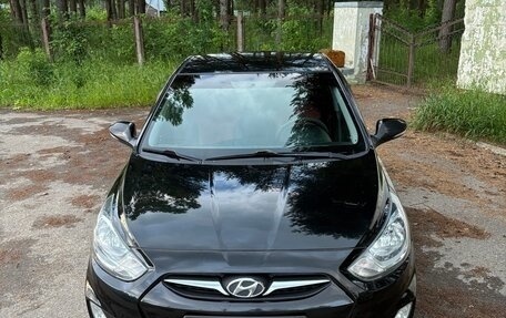 Hyundai Solaris II рестайлинг, 2011 год, 819 000 рублей, 10 фотография