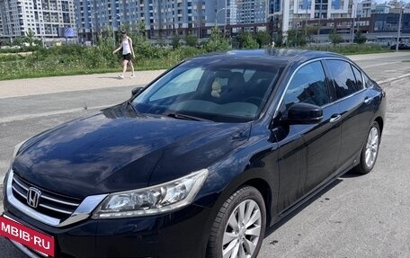 Honda Accord IX рестайлинг, 2013 год, 1 570 000 рублей, 2 фотография