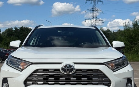 Toyota RAV4, 2021 год, 3 200 000 рублей, 1 фотография