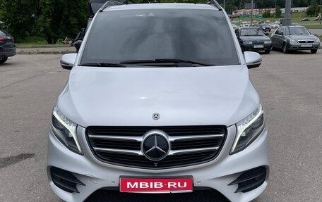 Mercedes-Benz V-Класс, 2017 год, 5 100 000 рублей, 1 фотография