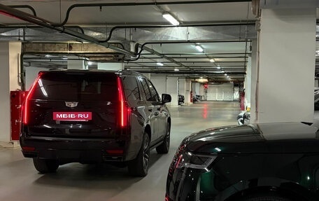 Cadillac Escalade V, 2023 год, 11 000 000 рублей, 10 фотография