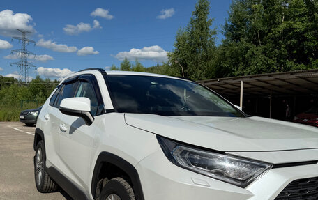 Toyota RAV4, 2021 год, 3 200 000 рублей, 2 фотография