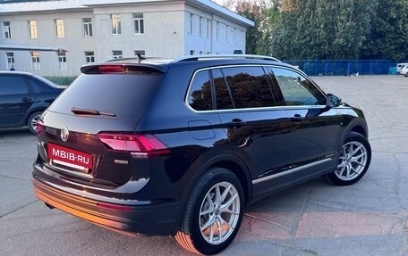 Volkswagen Tiguan II, 2019 год, 2 800 000 рублей, 3 фотография