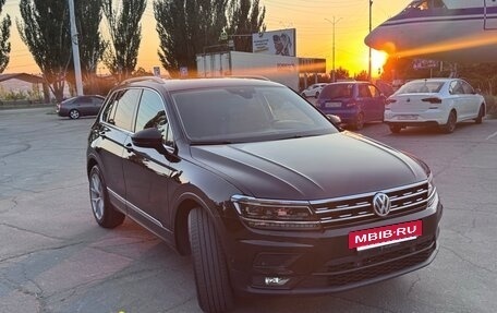 Volkswagen Tiguan II, 2019 год, 2 800 000 рублей, 2 фотография