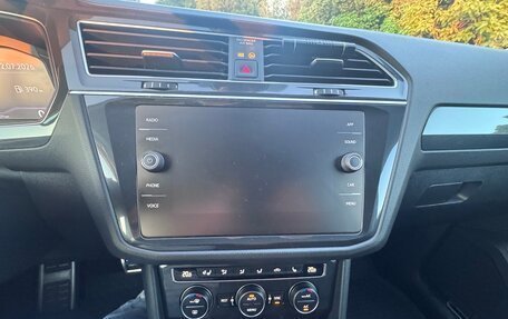 Volkswagen Tiguan II, 2019 год, 2 800 000 рублей, 20 фотография