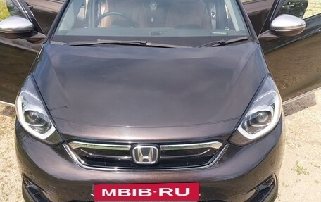 Honda Fit, 2020 год, 1 800 000 рублей, 2 фотография