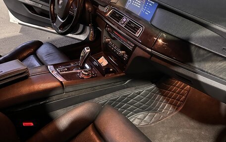 BMW 7 серия, 2011 год, 1 900 000 рублей, 11 фотография