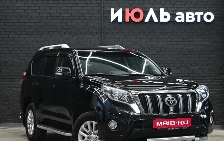 Toyota Land Cruiser Prado 150 рестайлинг 2, 2013 год, 3 495 000 рублей, 3 фотография