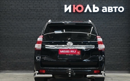 Toyota Land Cruiser Prado 150 рестайлинг 2, 2013 год, 3 495 000 рублей, 5 фотография