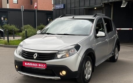 Renault Sandero I, 2014 год, 855 000 рублей, 2 фотография