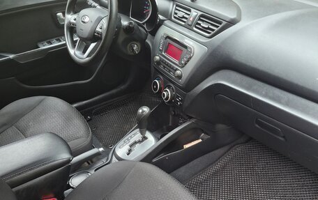 KIA Rio III рестайлинг, 2013 год, 850 000 рублей, 19 фотография