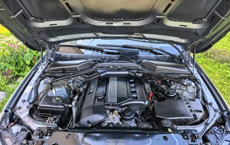 BMW 5 серия, 2004 год, 850 000 рублей, 8 фотография