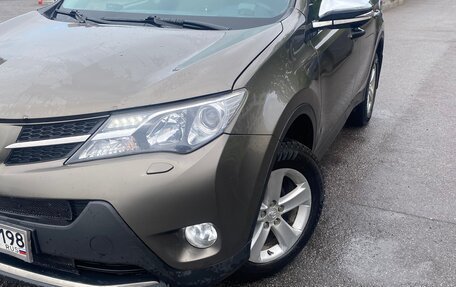 Toyota RAV4, 2013 год, 1 620 000 рублей, 2 фотография