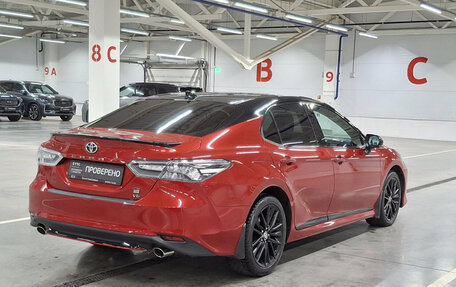 Toyota Camry, 2021 год, 3 350 000 рублей, 6 фотография