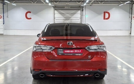 Toyota Camry, 2021 год, 3 350 000 рублей, 7 фотография