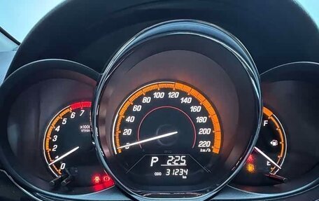 Toyota Yaris XP150 рестайлинг, 2023 год, 1 440 000 рублей, 6 фотография