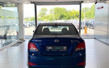 Hyundai Solaris II рестайлинг, 2015 год, 867 000 рублей, 5 фотография