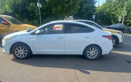Hyundai Solaris II рестайлинг, 2017 год, 625 000 рублей, 1 фотография