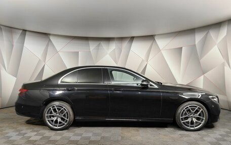 Mercedes-Benz E-Класс, 2020 год, 4 050 000 рублей, 5 фотография