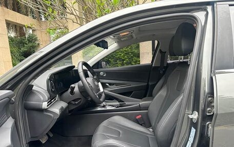 Hyundai Elantra, 2023 год, 1 430 000 рублей, 5 фотография