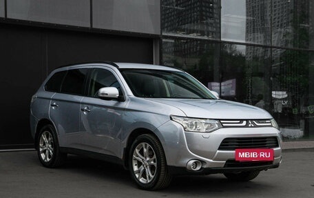 Mitsubishi Outlander III рестайлинг 3, 2012 год, 1 000 000 рублей, 3 фотография