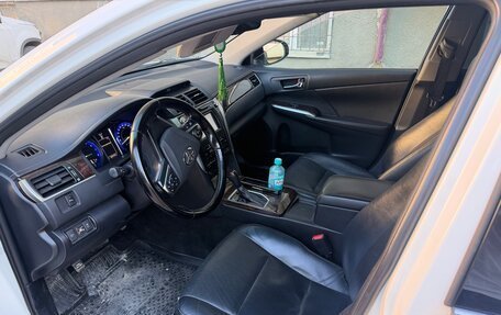 Toyota Camry, 2016 год, 1 620 000 рублей, 6 фотография