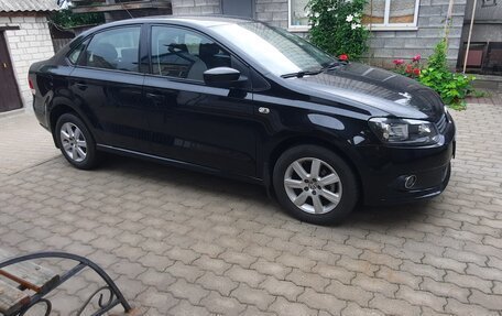 Volkswagen Polo VI (EU Market), 2011 год, 850 000 рублей, 1 фотография
