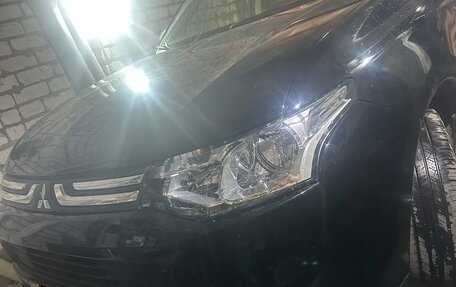Mitsubishi Outlander III рестайлинг 3, 2012 год, 1 198 000 рублей, 1 фотография