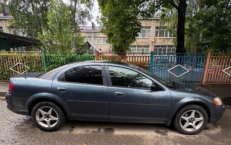 Dodge Stratus II, 2002 год, 320 000 рублей, 2 фотография