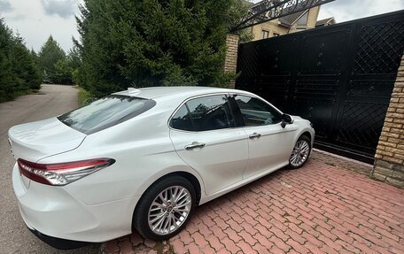 Toyota Camry, 2020 год, 2 600 000 рублей, 2 фотография