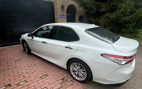 Toyota Camry, 2020 год, 2 600 000 рублей, 3 фотография