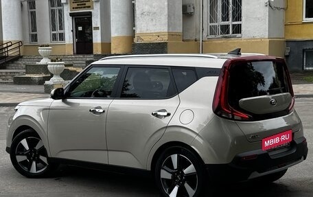 KIA Soul III, 2021 год, 2 300 000 рублей, 10 фотография