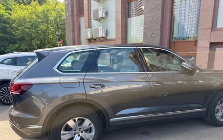 Volkswagen Touareg III, 2020 год, 5 600 000 рублей, 2 фотография