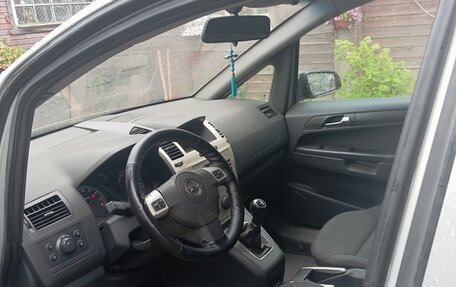 Opel Zafira B, 2008 год, 400 000 рублей, 2 фотография