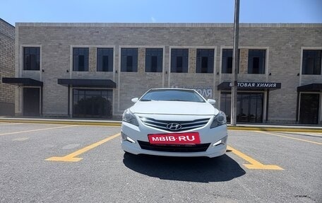 Hyundai Solaris II рестайлинг, 2015 год, 1 200 000 рублей, 4 фотография