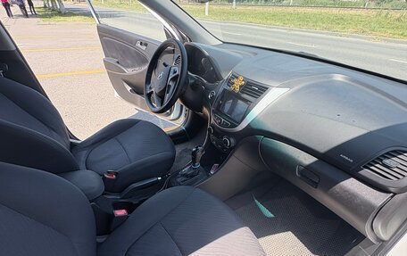 Hyundai Solaris II рестайлинг, 2015 год, 1 200 000 рублей, 8 фотография
