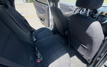 Hyundai Solaris II рестайлинг, 2015 год, 1 200 000 рублей, 9 фотография