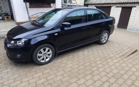 Volkswagen Polo VI (EU Market), 2011 год, 850 000 рублей, 2 фотография