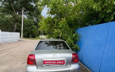 Toyota Avensis III рестайлинг, 2005 год, 520 000 рублей, 2 фотография