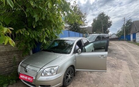 Toyota Avensis III рестайлинг, 2005 год, 520 000 рублей, 3 фотография