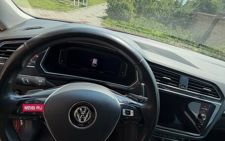 Volkswagen Tiguan II, 2019 год, 2 990 000 рублей, 7 фотография