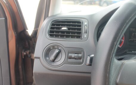 Volkswagen Polo VI (EU Market), 2015 год, 580 000 рублей, 18 фотография