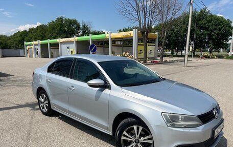 Volkswagen Jetta VI, 2013 год, 830 000 рублей, 3 фотография