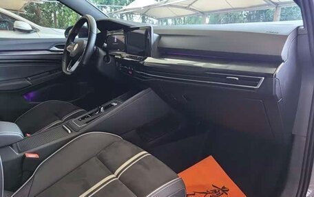Volkswagen Golf VIII, 2022 год, 1 900 000 рублей, 6 фотография