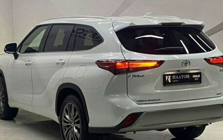 Toyota Highlander, 2026 год, 5 499 000 рублей, 7 фотография