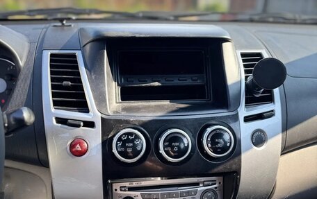 Mitsubishi Pajero Sport II рестайлинг, 2013 год, 1 428 000 рублей, 11 фотография