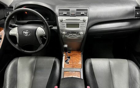 Toyota Camry, 2011 год, 1 095 000 рублей, 10 фотография