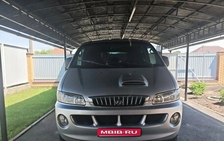 Hyundai Starex I рестайлинг, 2003 год, 900 000 рублей, 1 фотография