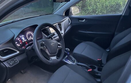 Hyundai Solaris II рестайлинг, 2017 год, 757 000 рублей, 2 фотография