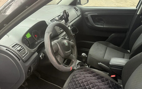 Skoda Fabia II, 2011 год, 480 000 рублей, 5 фотография